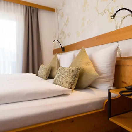 Vierjahreszeiten Hotel