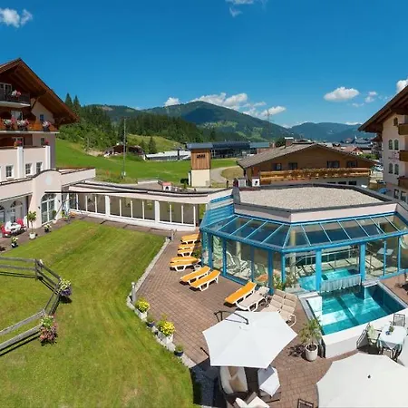 Vierjahreszeiten Hotel 4*