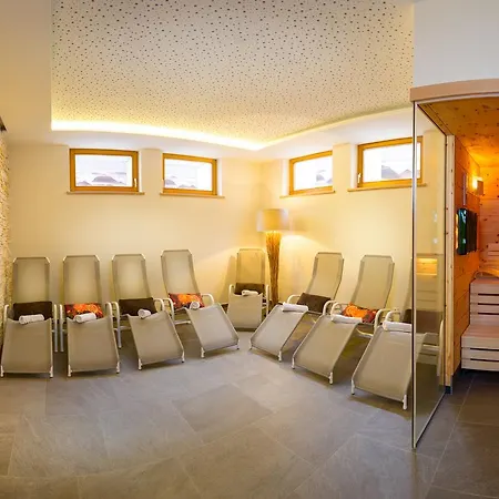 Vierjahreszeiten Hotel 4*