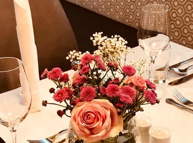 Vierjahreszeiten Hotel 4*