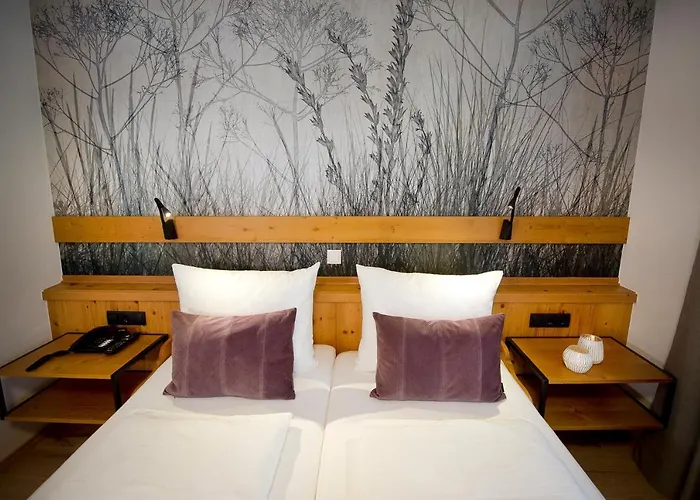 Vierjahreszeiten Hotel 4*