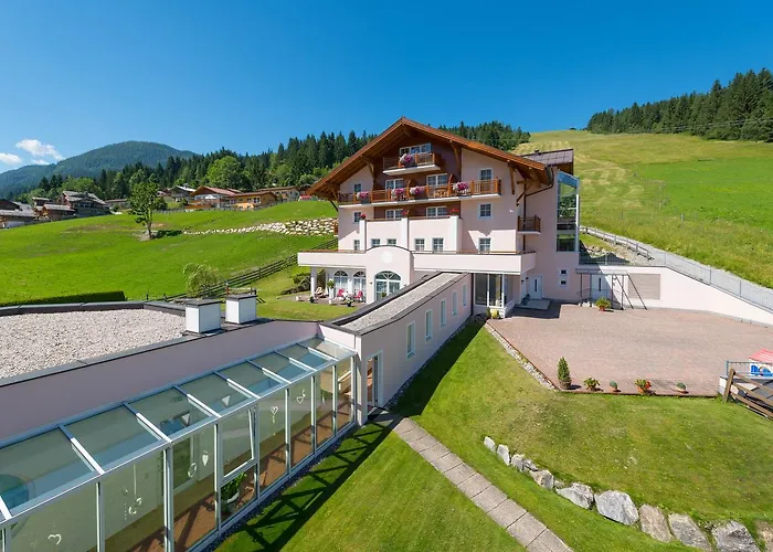 Vierjahreszeiten Hotel 4*